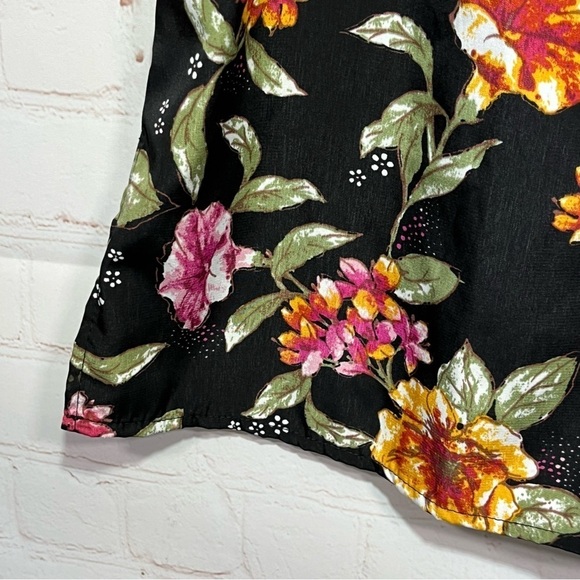 ONLY NECESSITIES Blouse Womens Medium 14/16 Floral Short Sleeve Button Up Top - Picture 8 of 15